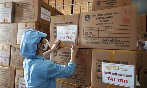 T&T Group “tiếp sức” 500.000 bộ bơm tiêm vắc-xin COVID-19 cho TP.HCM