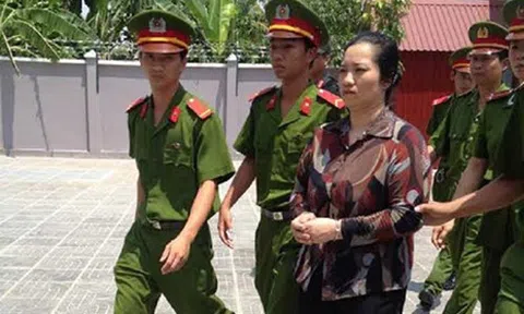 Giảm án tử còn 20 năm cho vợ bí thư đốt xác: Sai luật!