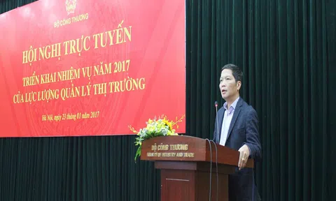 Bộ trưởng Công Thương: Một số nơi buôn lậu diễn ra công khai, nghênh ngang.