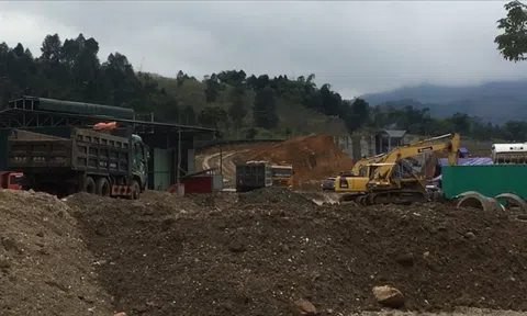 Lào Cai: Cty TNHH Ngọc Hà có dấu hiệu “đào xới” lòng sông Chảy trái phép để thăm dò khoáng sản ?
