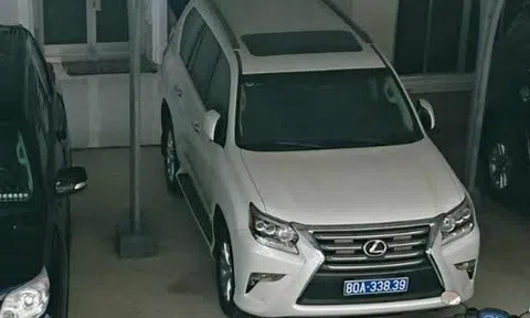 Doanh nghiệp chơi sang tặng tỉnh Cà Mau 2 “siêu xe” Lexus