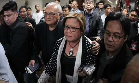 Nữ nghị sĩ chống Tổng thống Duterte bị bắt