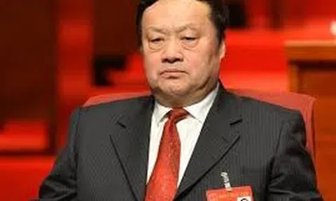 Lộ mặt những 'Bao Công' đưa tiền là nhận