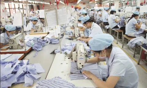 DNNN chậm báo cáo thông tin: Phạt nặng hay bêu tên?
