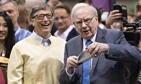 Bill Gates – Warren Buffett và bài học “giàu vì bạn”