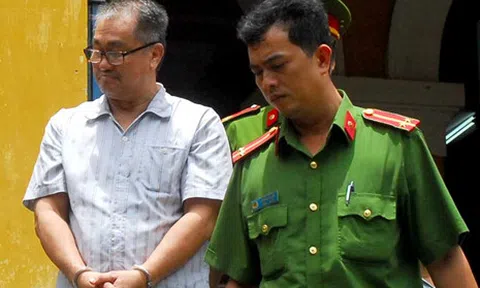 Tước vĩnh viễn ‘sếp’ nhà băng sai phạm