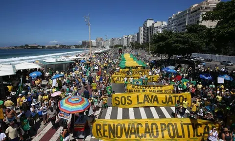 Brazil: Biểu tình rầm rộ phản đối nạn tham nhũng