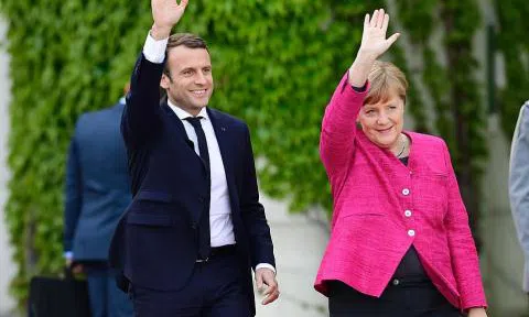 Tân Tổng thống Pháp bắt đầu tạo khe nứt nguy hơn Brexit