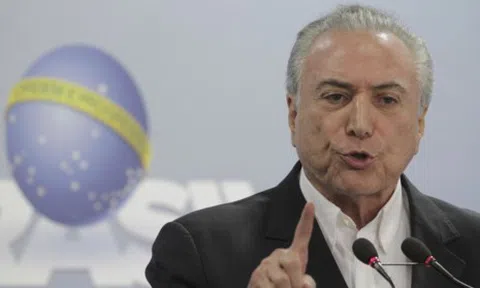Tổng thống Brazil muốn đình chỉ điều tra ông tham nhũng