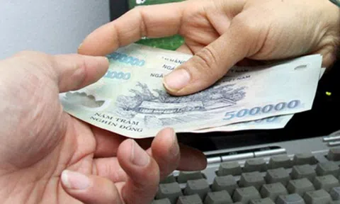 Bắt quả tang một chánh án TAND nhận hối lộ