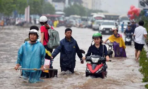 500 triệu USD chống ngập Hà Nội: Tay phải tát tay trái...