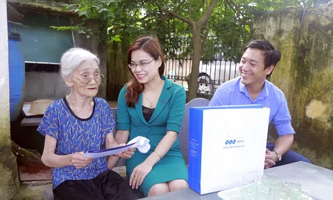 FLC kết hợp cùng Bệnh viện Hà Thành thăm khám và tặng quà người có công với cách mạng tại Vĩnh Tường
