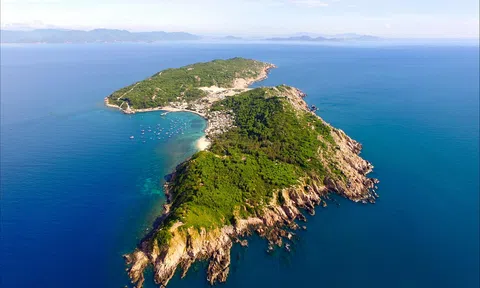 Tiềm năng du lịch biển nhìn từ quyết định đầu tư vào hòn đảo chưa có điện của tập đoàn FLC