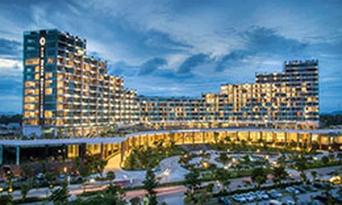 Jennifer Phạm nhanh tay “ẵm” condotel FLC Grand Hotel Sầm Sơn ngày đầu chính thức mở bán