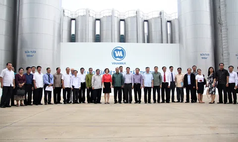 Đoàn đại biểu cấp cao đảng nhân dân cách mạng Lào thăm và làm việc với Vinamilk
