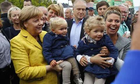 Bà Merkel chưa có đối thủ xứng tầm