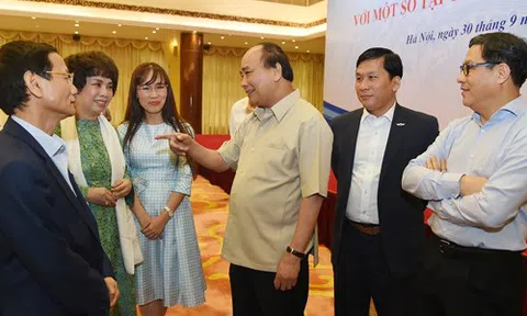Thủ tướng đối thoại với 14 lãnh đạo tập đoàn tư nhân