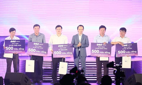 FLC ủng hộ đồng bào lũ lụt Thanh Hóa 2,5 tỷ đồng thông qua “Đêm tự tình”
