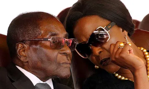 ‘Bóng hồng’ khiến Tổng thống Zimbabwe mất cơ đồ