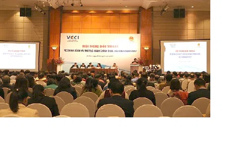 Đối thoại về chính sách và thủ tục hành chính thuế- hải quan: Chính sách thay đổi, doanh nghiệp không hay?