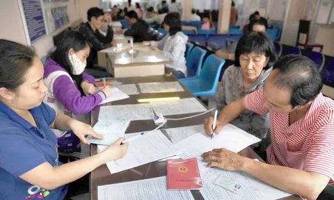 Để bỏ sổ hộ khẩu, phải sửa luật thế nào?