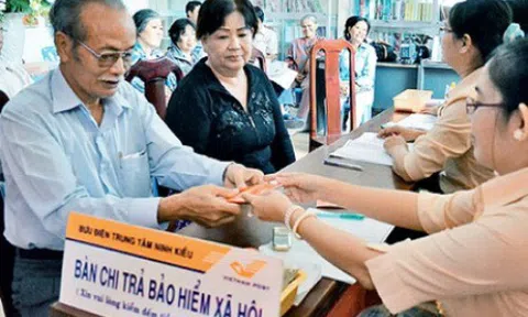 Từ 1/1/2018: Gian lận, trục lợi tiền bảo hiểm xã hội sẽ bị phạt tới 10 năm tù.