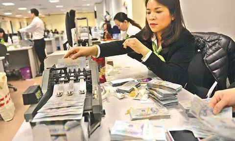 Tính lãi suất kiểu mới: Ai lợi, ai thiệt?