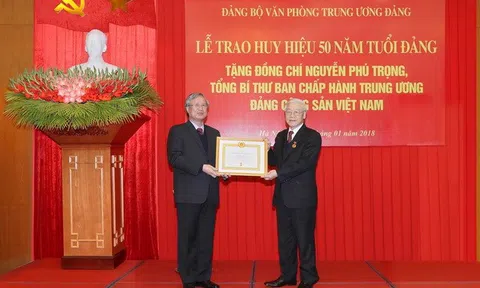 Tổng Bí thư: Cố gắng học và làm theo Bác, xứng đáng là Đảng viên