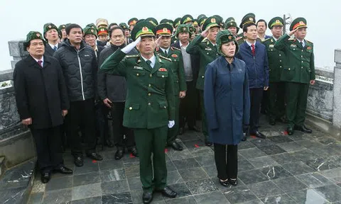 Hồn Tổ quốc trên đỉnh Lũng Cú