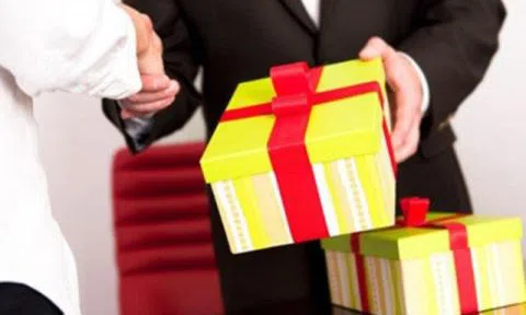 Năm thứ 3 không phát hiện tặng quà Tết trái quy định