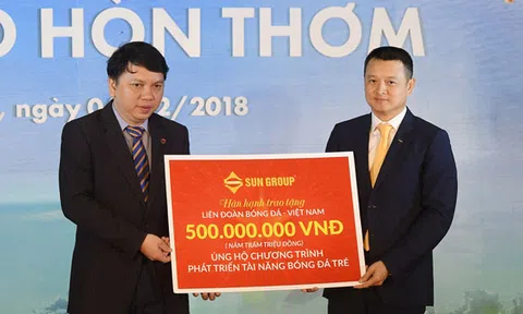 HLV Park Hang Seo đại diện U23 Việt Nam nhận 1 tỷ đồng và voucher nghỉ dưỡng tại JW Marriott Phu Quoc Emerald Bay cho U23 Việt Nam
