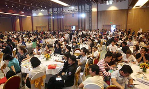 "Cháy hàng" tại FLC Eco Charm, khách chen chân giành quyền đặt mua
