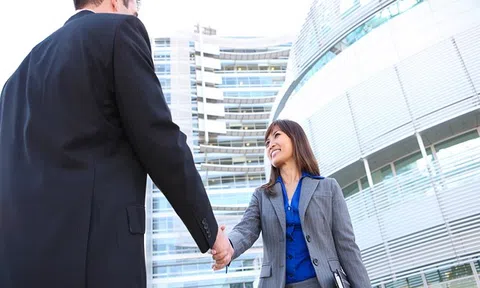 Cấm 'sếp' nhà băng nhận môi giới hoa hồng