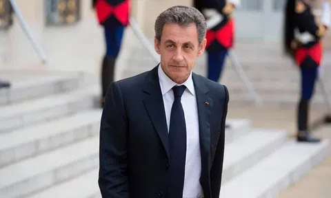 Cựu tổng thống Sarkozy phải hầu tòa vì tội mới