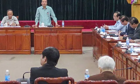 Cần bảo vệ cả thân nhân người tố tham nhũng