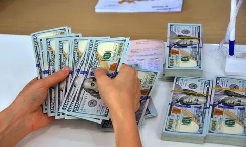 Cảnh báo chiêu chuyển "tiền đen" ra nước ngoài