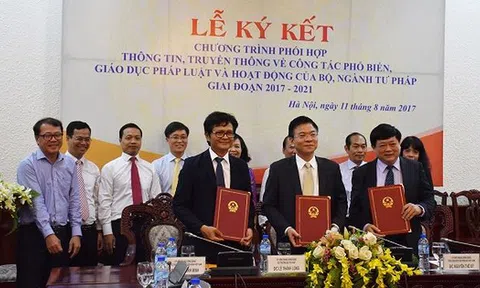 Tuyên truyền, giáo dục pháp luật cho cán bộ, đảng viên để góp phần xây dựng Đảng về đạo đức
