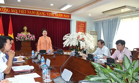 Ngăn lạm dụng quyền lực