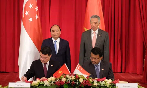 Thủ tướng Việt Nam, Singapore thống nhất tăng cường hợp tác quốc phòng, an ninh
