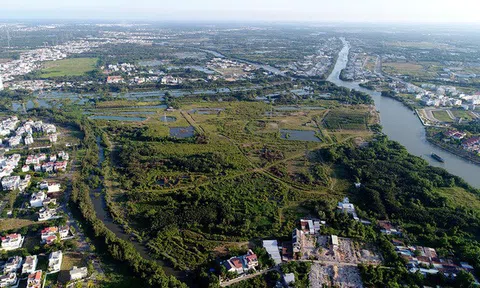 Vụ bán 32ha đất công giá “bèo”: Ai có thẩm quyền quyết định?