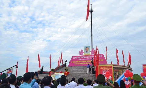Lễ thượng cờ thống nhất non sông tại vĩ tuyến 17
