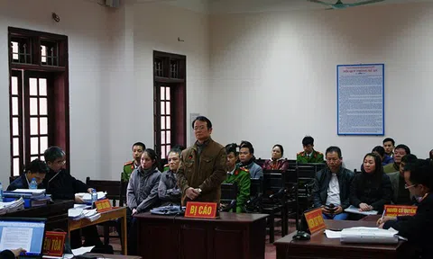 Nguyên phó viện trưởng VKSND tỉnh Thái Nguyên chuẩn bị hầu tòa
