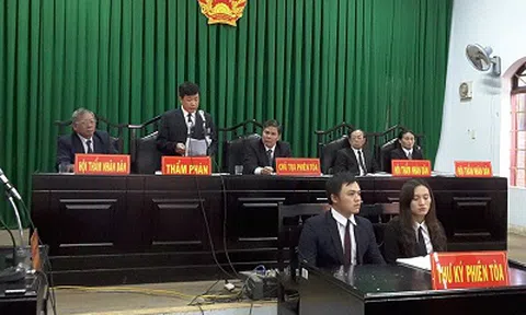 Áp lực đối với Thẩm phán