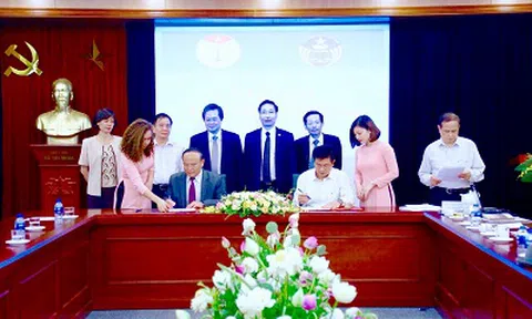 Hội Luật gia VN và Liên đoàn Luật sư ký thỏa thuận hợp tác