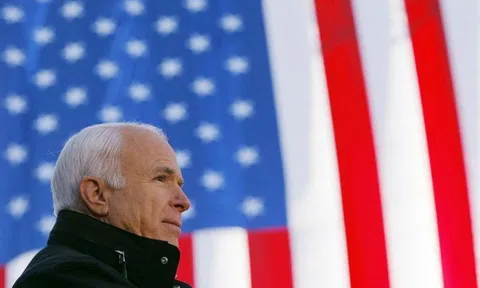 Nhìn lại cuộc đời John McCain - người góp công bình thường hóa quan hệ Việt - Mỹ