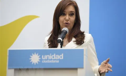 Argentina truy tố cựu Tổng thống C.Fernandez tội nhận hối lộ