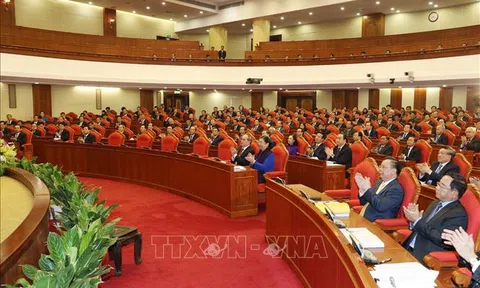 Hội nghị Trung ương 8: Đẩy mạnh phát triển kinh tế - xã hội, tăng cường xây dựng Đảng
