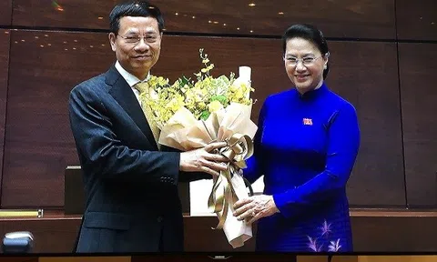 ĐBQH kỳ vọng vào tân Bộ trưởng Thông tin và Truyền thông Nguyễn Mạnh Hùng