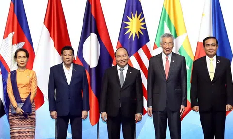 Phiên họp toàn thể Hội nghị Cấp cao ASEAN 33: Thủ tướng bày tỏ quan ngại vấn đề Biển Đông