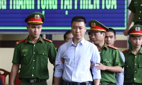 Xét xử ông Phan Văn Vĩnh: Tiết lộ thủ đoạn các bị cáo hợp thức tiền "bẩn"